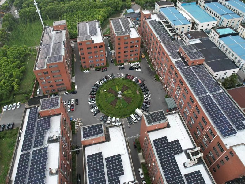 Système de rayonnage solaire de toit Sensheen pour un projet photovoltaïque de 3 MWc